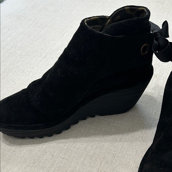Fly London Boots Women’s 38 Black Suede Yebi Ankle Boot Wedge - Picture 3 of 13
